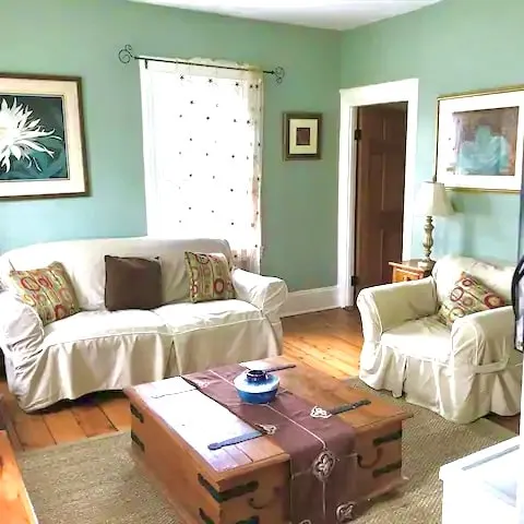 Antique Garden Cottage - Image 1