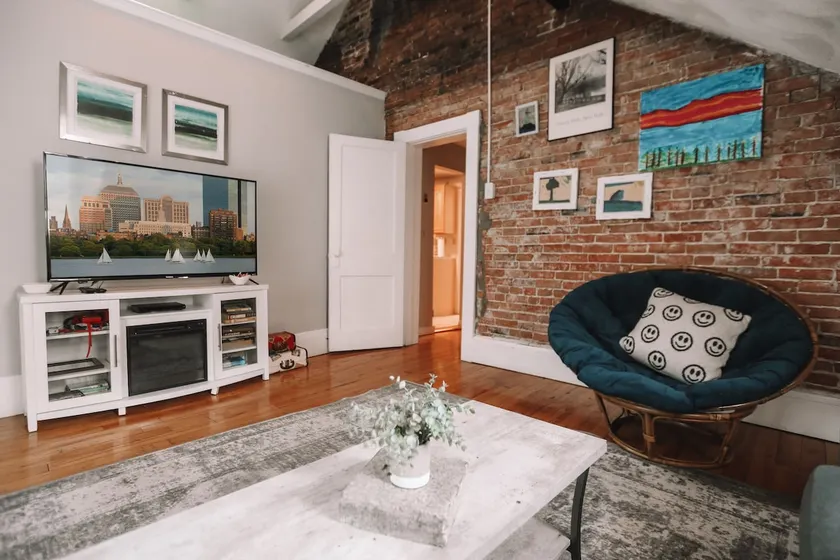 The Chelsea House- Minutes to Downtown-Charming. - Image 1