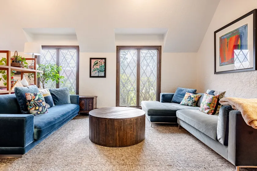 Spacious Suite | Private Entrance | Near World Cup - Image 1