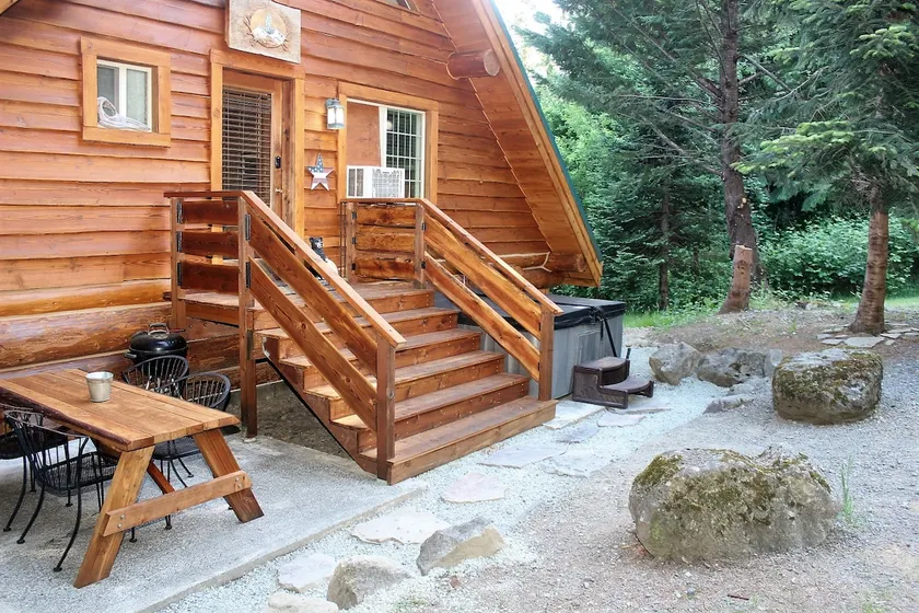 Mt. St. Helens Cabin - Image 1