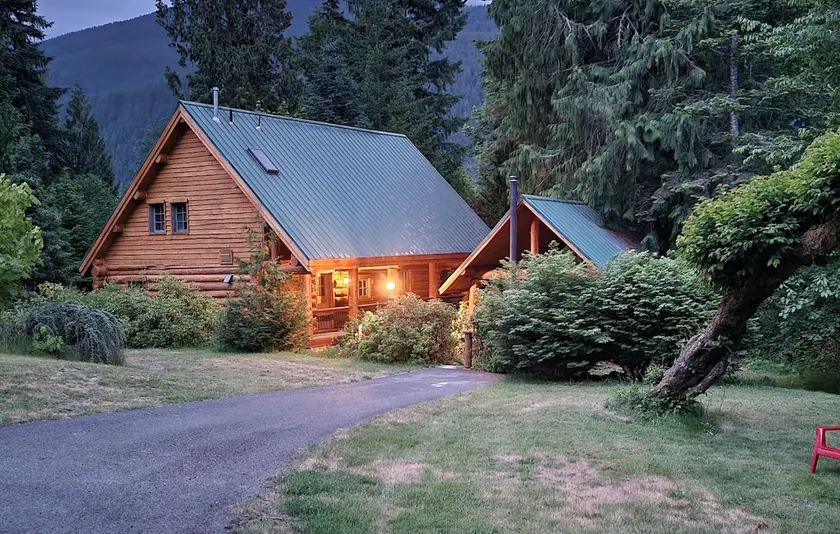 Mt. Rainier Log Cabin - Image 1
