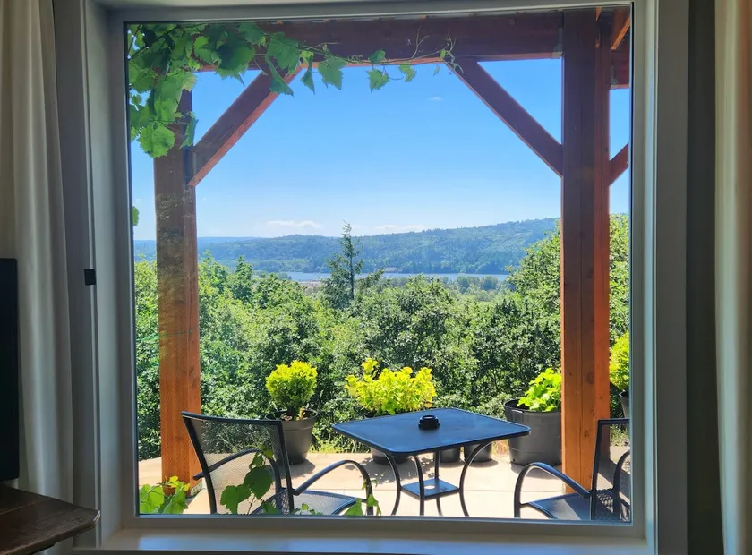 Garden suite Kalama Oaks – beautiful view! - Image 1