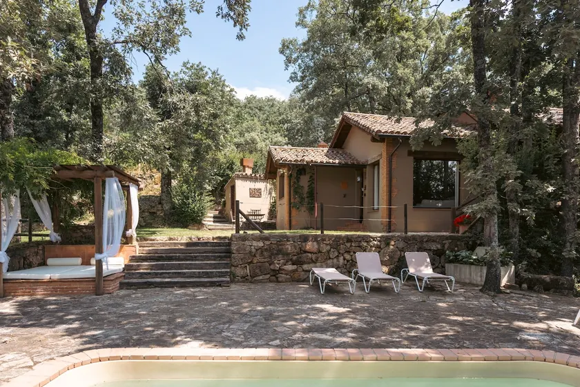 Casa de los Robles - Image 1