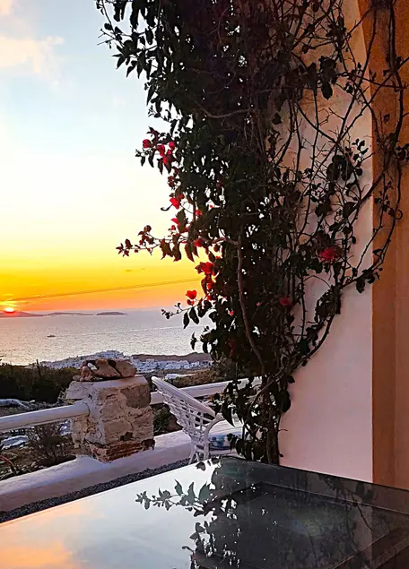 Zephyrus Sunset House. Amazing View and Privacy! - Image 1