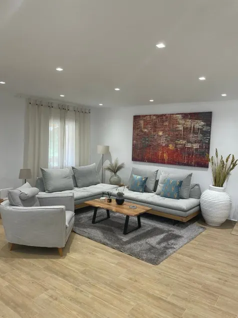 Seaside Retreat House - Image 1