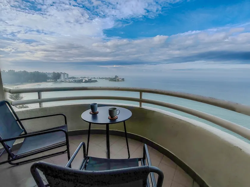 'Sunny Seaview' at Regency corner unit with 2 carpark by Shine Stay - Image 1