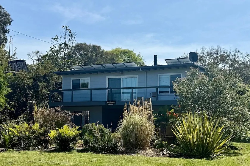 The Breakers at Waratah Bay - Image 1