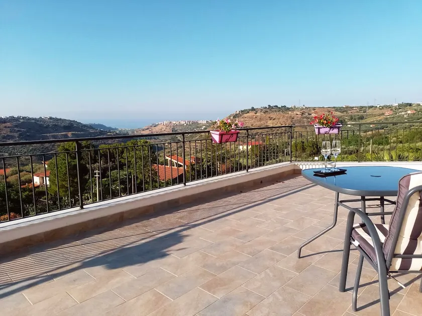 Granatelli Holiday Home - Image 1