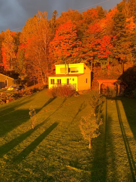 Chalet by the river and at the foot of the Massif - Image 1