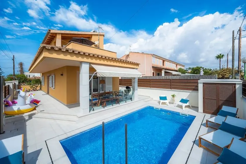 ES RECO Chalet for up to 8 people in downtown Sa Ràpita. - Image 1