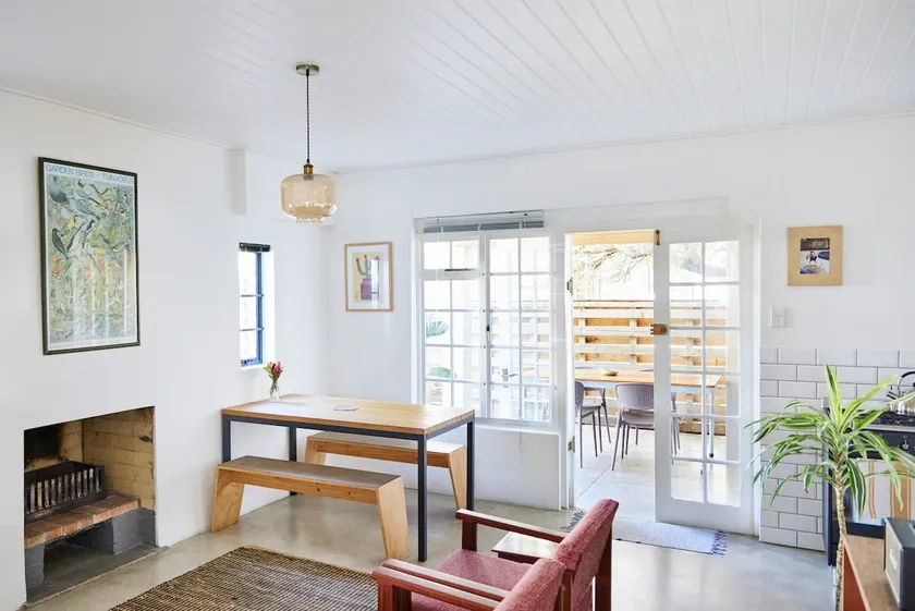 Offshore Cottage - Image 1