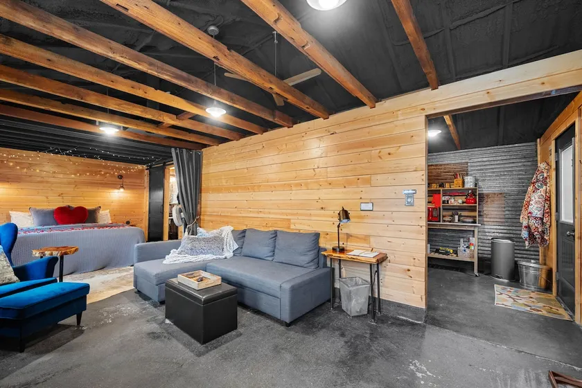 The Shed-a Couples Rendezvous! - Image 1