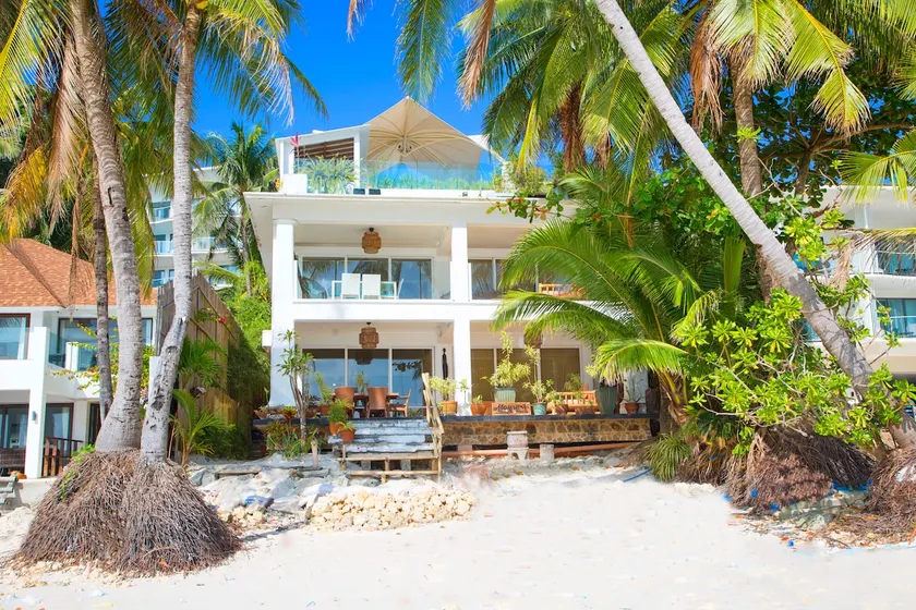 Mayumi Beach Villa - Image 1