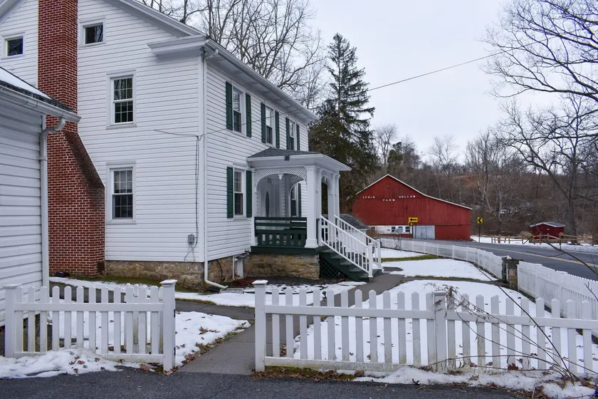 Spring Hollow Farm - Whole House - Image 1