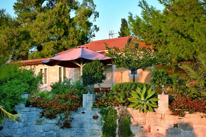 Pear Tree Cottage - Image 1