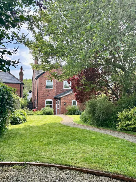 Lyndale House - Exclusive use, self catering, fpventures Stroud - Image 1