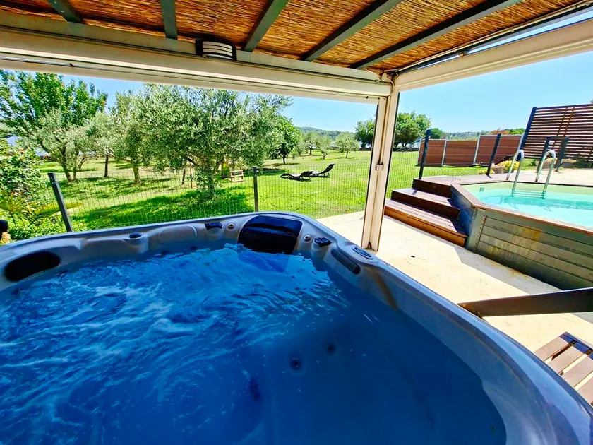 Beach House BETA, a romantic hideaway in an olive grove by the sea, swimming pool, jacuzzi & playground, Pomer - Image 1