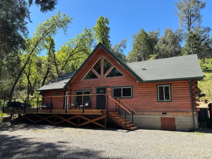 Timber & Creek- cozy log cabin in the forest - Image 1