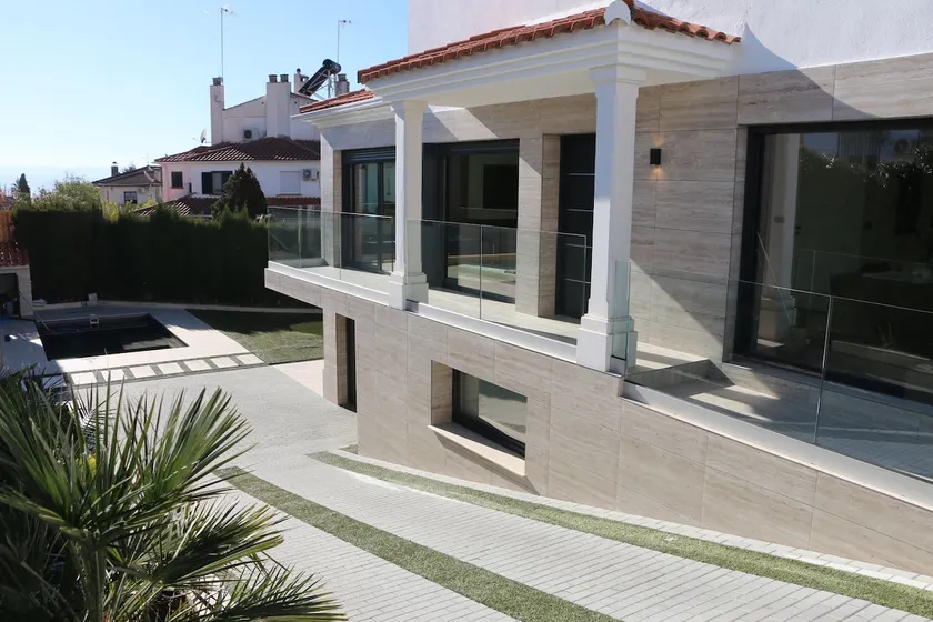 Luxury Home in Granada with Heated Pool - Image 1