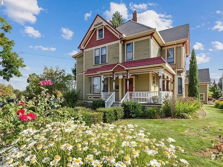 Victorian Charm for Family or Bridal Getaway - Image 1