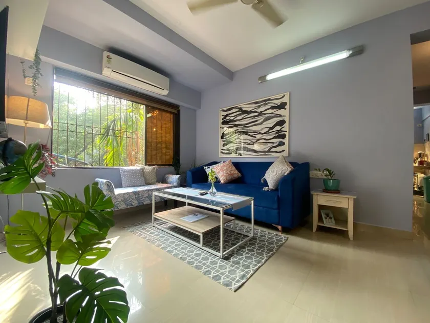 Bandra No 1 minutes away from Sea - Image 1