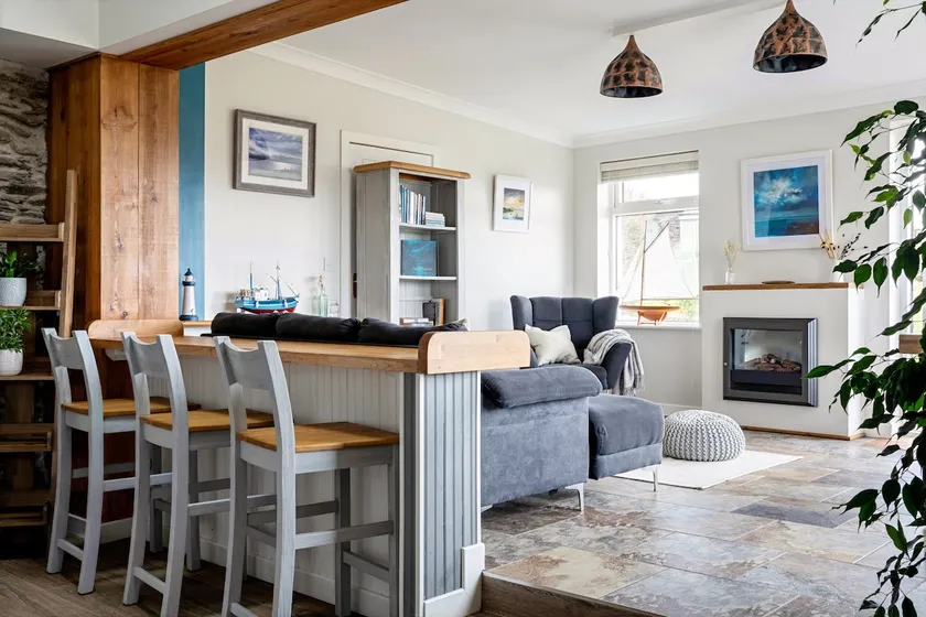 Ocean Blue – Coastal Cottage with Sea View, Dingle - Image 1