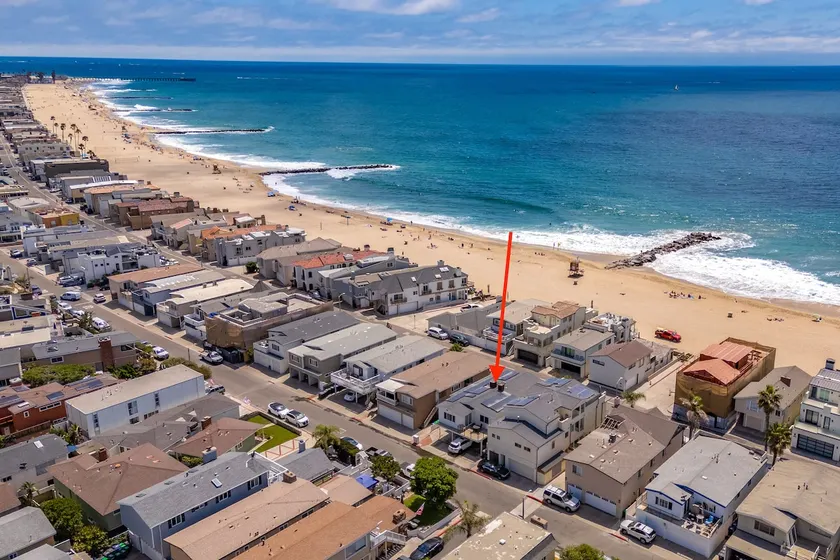 5sec walk to beach Sleeps 9, 5 Bdm. 3 Parking spot - Image 1