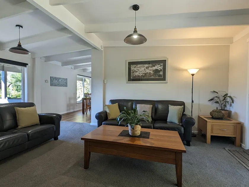 2 Bedroom House-up to 2 Couples or Families of 4 - Image 1