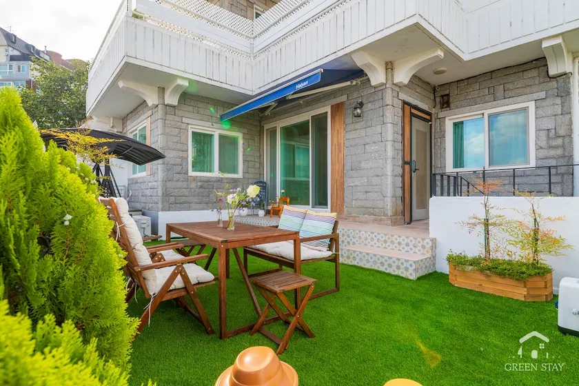 Haiyan Hill House - Private Seoul Stay with Courtyard - Image 1