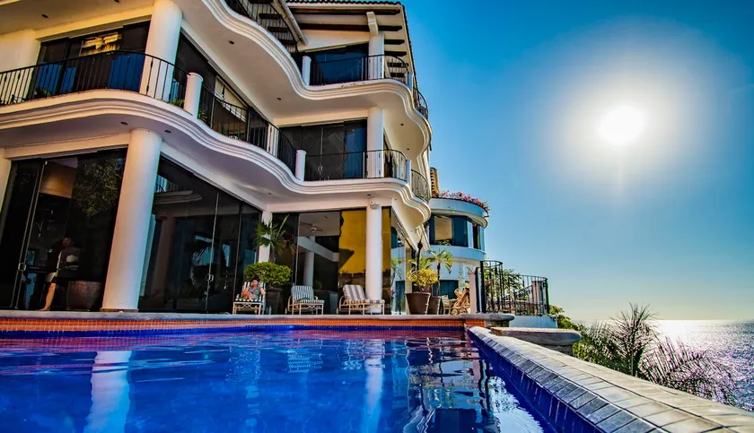 Ocean Front Villa*10BR*Pool*Gym*Hot Tub*Chef*Staff - Image 1