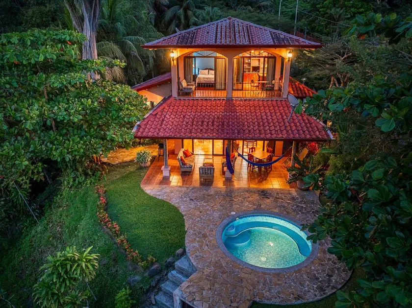 Magnificent Getaway with Ocean-Mountain Views - Image 1