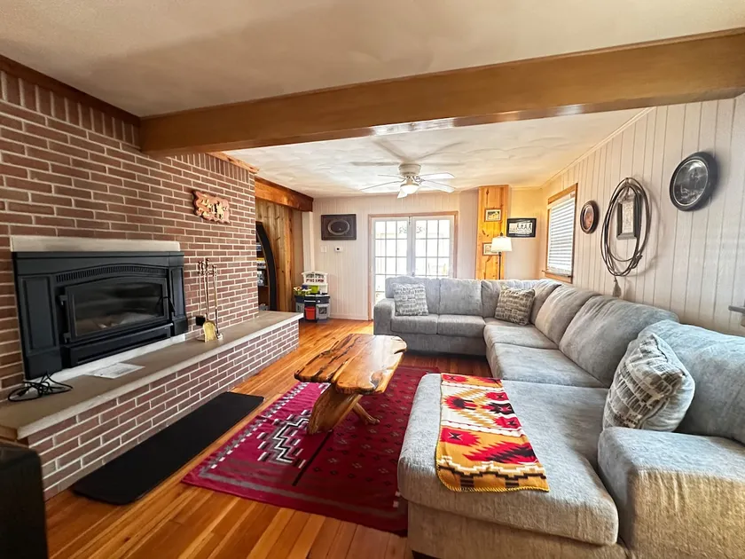 Large 4 Bedroom House steps to Nickel Plate Beach - Image 1