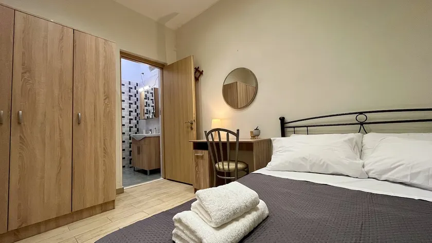 Private Modern Cozy House at the Center - Image 1