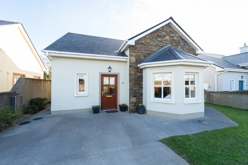 no9 Ard Na Mara - Image 1