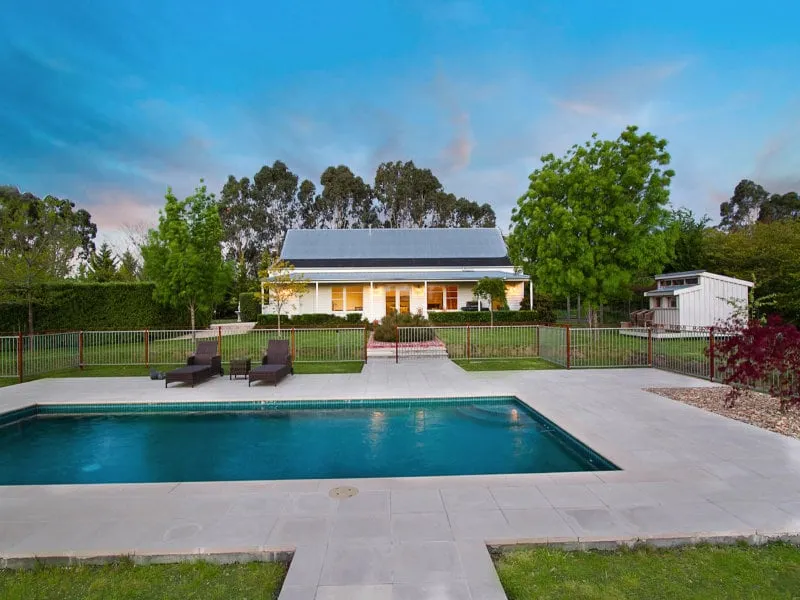 Large Private Poolside Home for 6 People - Image 1