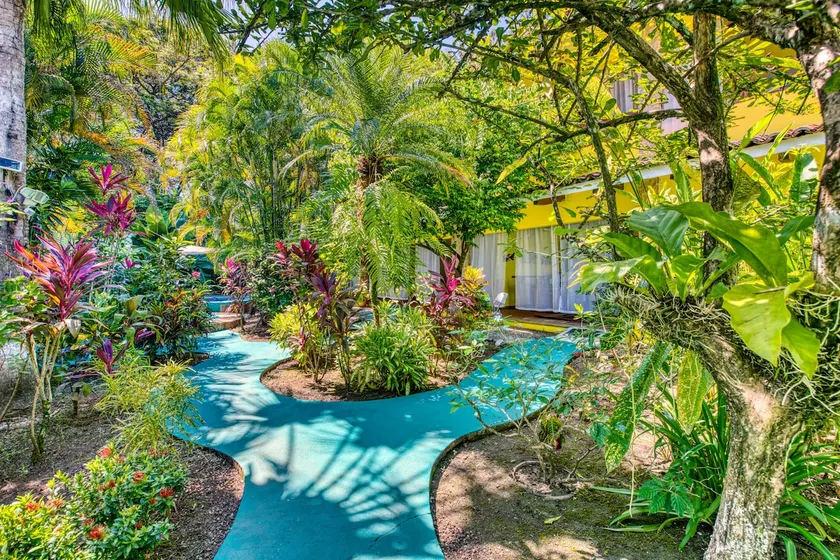Luscious Green Estate Garden - Villas Verdes #7 - Image 1