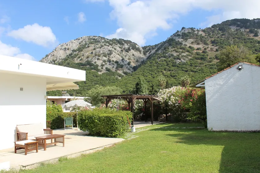 Salakos Mountain View Home - Image 1