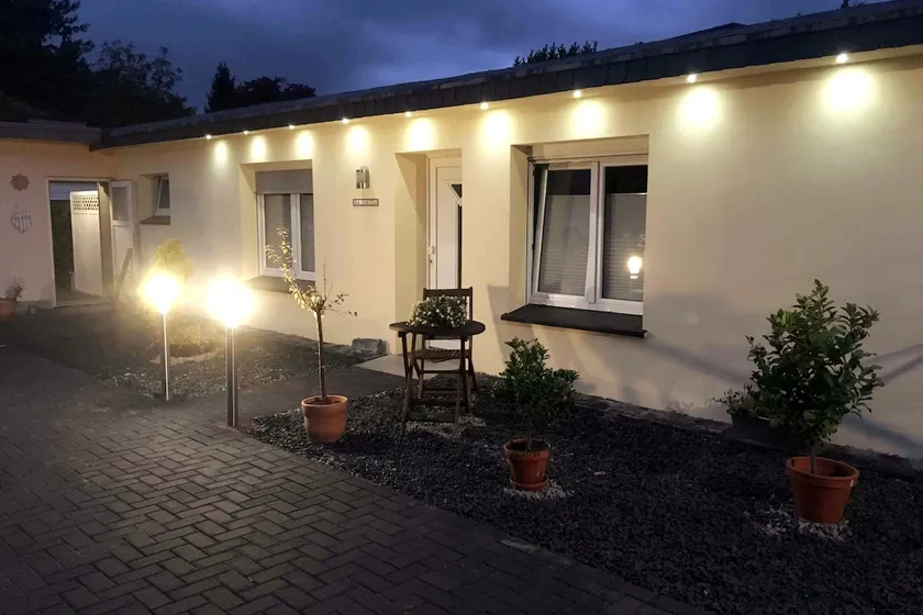 ”La Casita” with small garden and terrace - Image 1