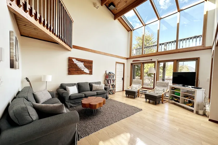 The Hygge House - Bright & Airy Inlet View House - Image 1