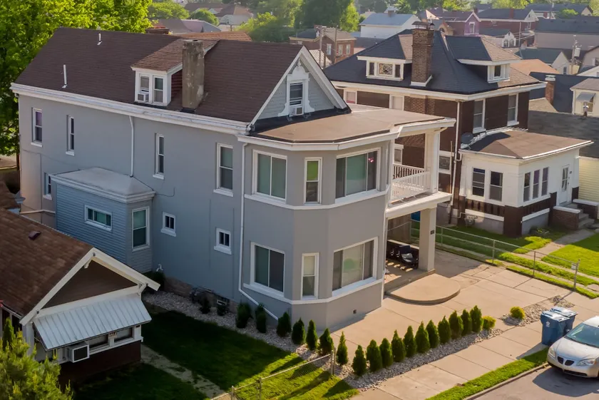 Den gråhval. 6 BR 3 badeværelser. Tre miles til Downtown Cincinnati. Sovepladser 16+ - Image 1