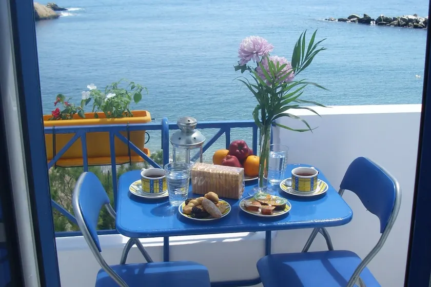 Alkistis Cozy By The Beach Apt In Ikaria Island, Therma 1st Floor - Image 1