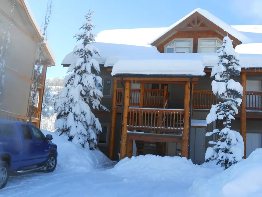 Ski & Snowshoe Private Condo with Hot Tub & Deck - Image 1