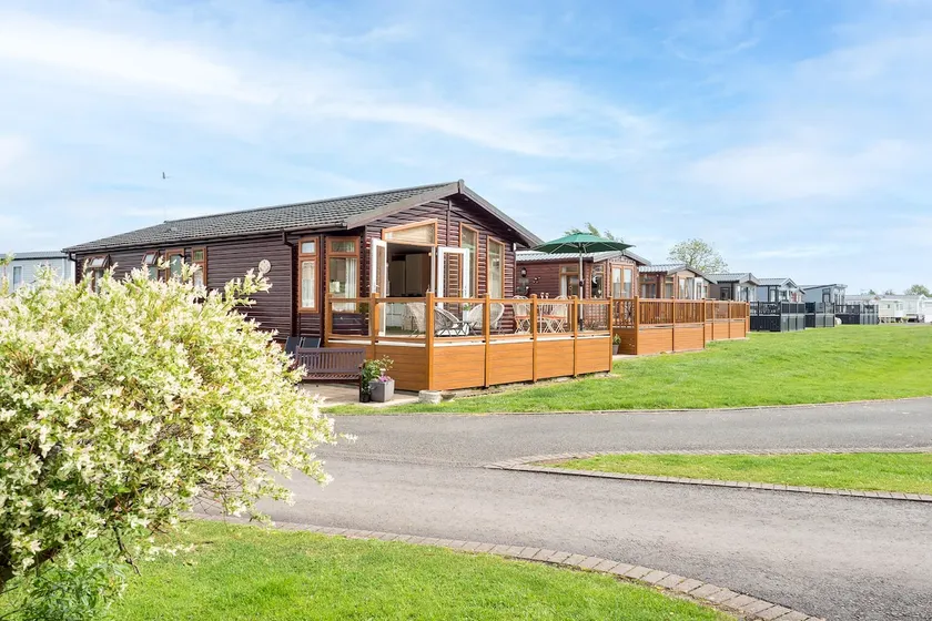 Bedøvelse sydvendt lodge på bredden af ​​Avon i Shakespeare's Stratford - Image 1