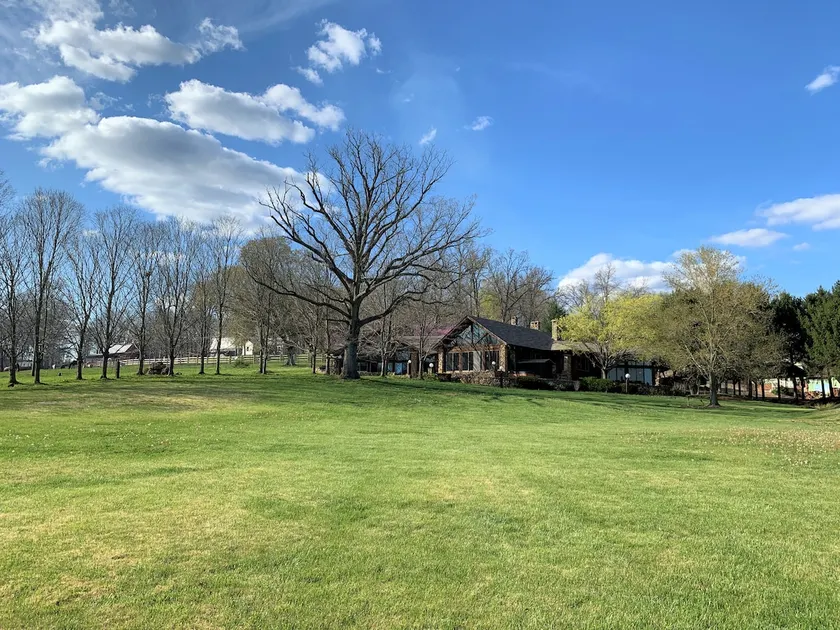 Spring Lake Ranch har en privat, rustik Lodge perfekt til familie / gruppe retreats! - Image 1