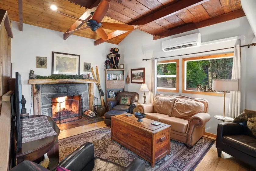 Cabin Fever Mountain Getaway - Image 1