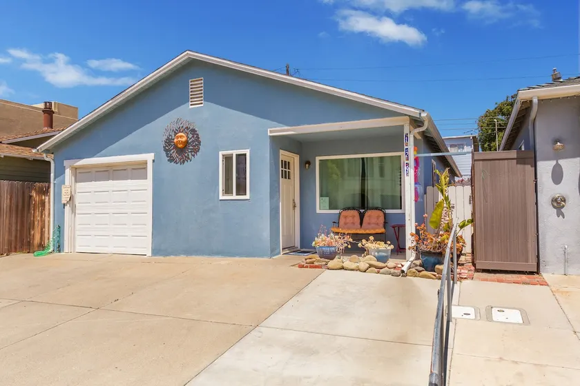 Silver Strand Beach Bungalow - Image 1