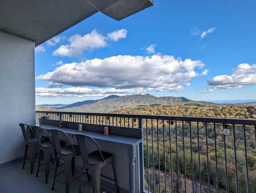 Resort Condo with Indoor Pool Near Sugar Mountain! - Image 1