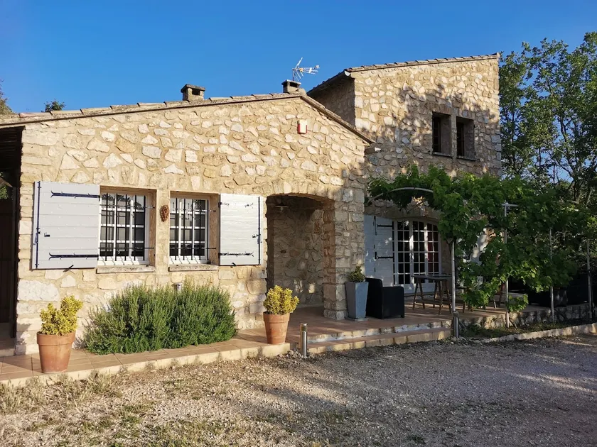 Luberon. Quiet stone house with swimming pool - Image 1