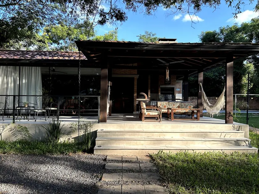 House in Sanber with pool and soccer field - Image 1