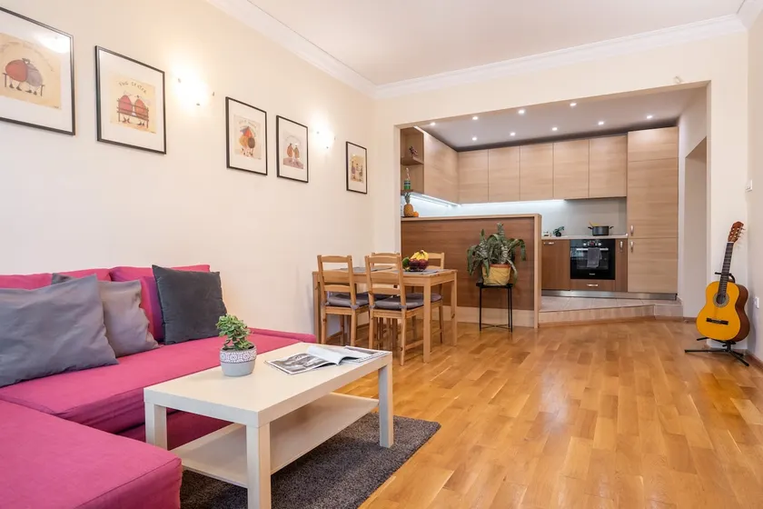 Spacious City Center 2BR for Friends & Families - Image 1